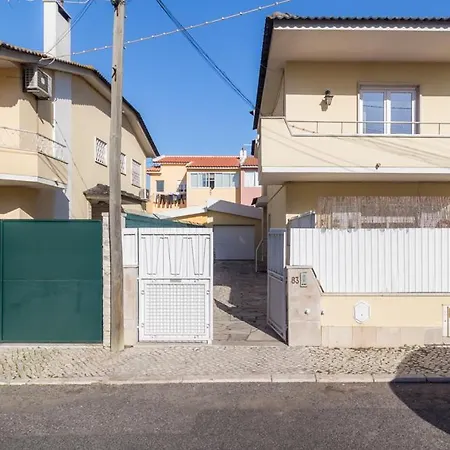 Elegant Vintage Villa- Parede