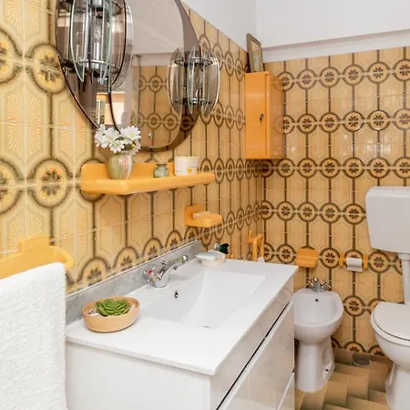 Elegant Vintage Villa-